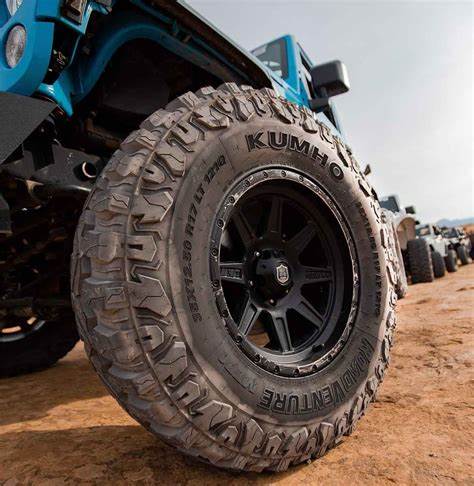 Kumho Road Venture MT71 265/70 R17 121/118Q