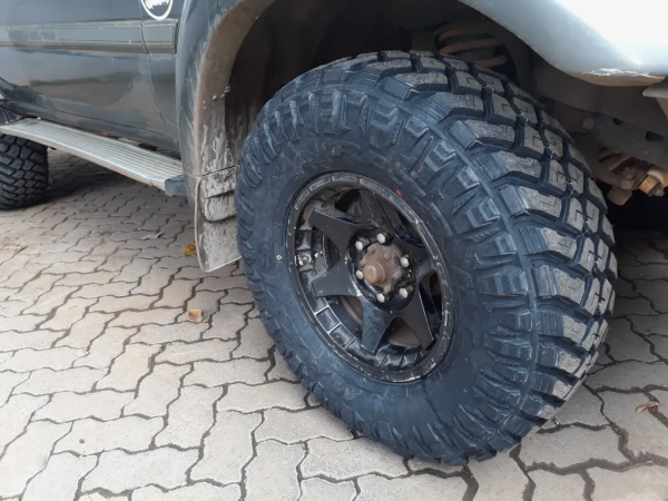 Maxxis Razr MT MT-772 225/75 R16 115/112Q Maxxis Razr MT MT-772 225/75 R16 115/112Q