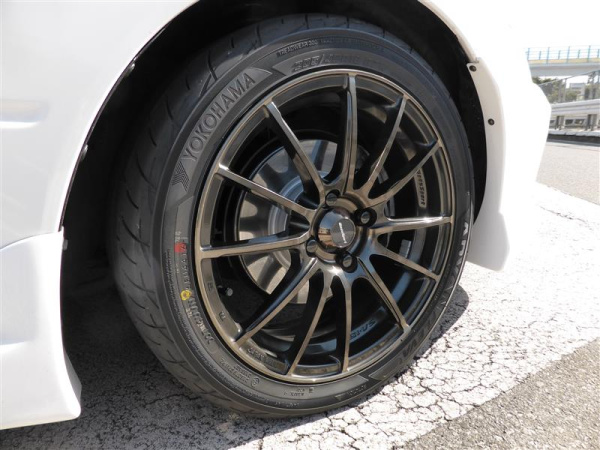 Yokohama Advan Fleva V701 245/40 R17 95W XL