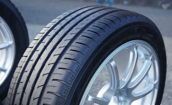 Yokohama BluEarth-A AE51A 245/40 R18 97W