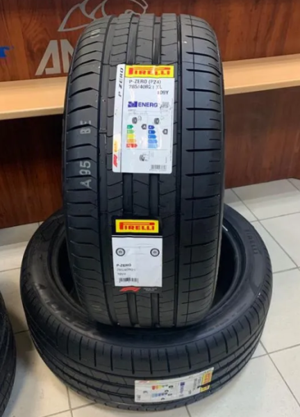 Pirelli P Zero Sports Car Luxury Saloon 235/35 R19 91Y XL Pirelli P Zero Sports Car Luxury Saloon 235/35 R19 91Y XL