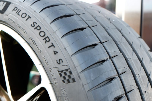 Michelin Pilot Sport 4 S 255/30 R20 92Y Michelin Pilot Sport 4 S 255/30 R20 92Y