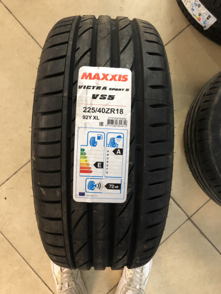 Maxxis Victra Sport VS-5 215/40 R18 89Y XL