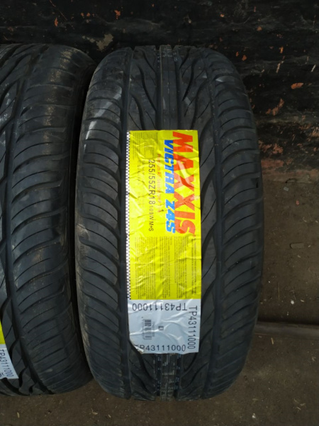 Maxxis Victra MA-Z4S 225/55 R19 99W XL