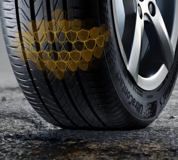 Continental UltraContact 235/65 R17 104W