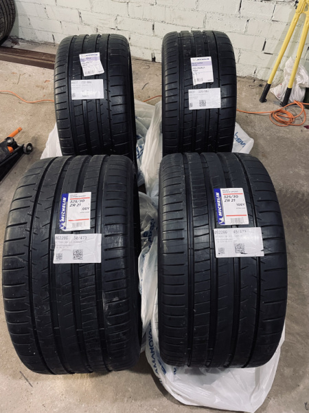 Michelin Pilot Super Sport 275/35 R22 104Y