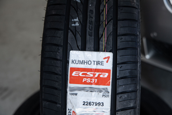 Kumho Ecsta PS31 255/35 R18 94W XL