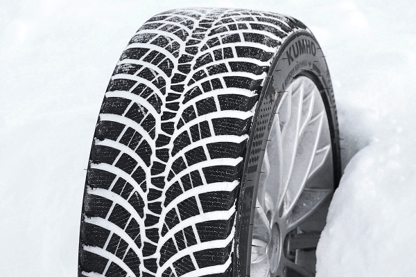 Kumho WinterCraft WP52 + 185/70 R14 88T
