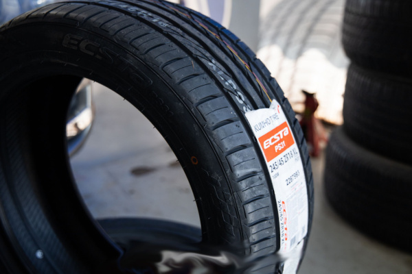 Kumho Ecsta PS31 255/35 R18 94W XL