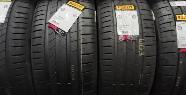 Pirelli P Zero Sports Car Luxury Saloon 265/35 R20 99Y XL MO1