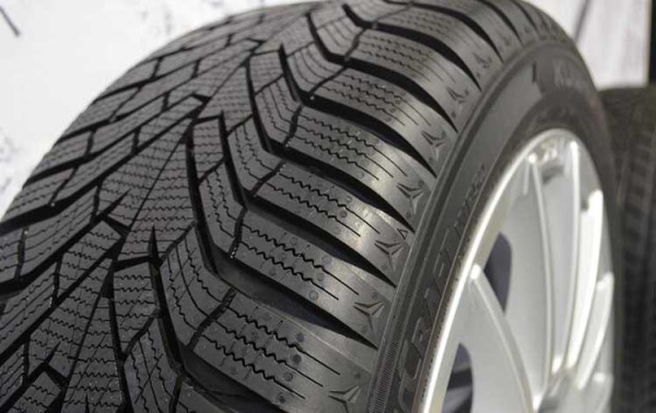 Kumho WinterCraft WP52 + 185/70 R14 88T