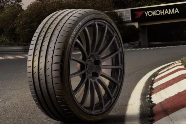 Yokohama Advan Sport V105E 315/30 R22 107Y