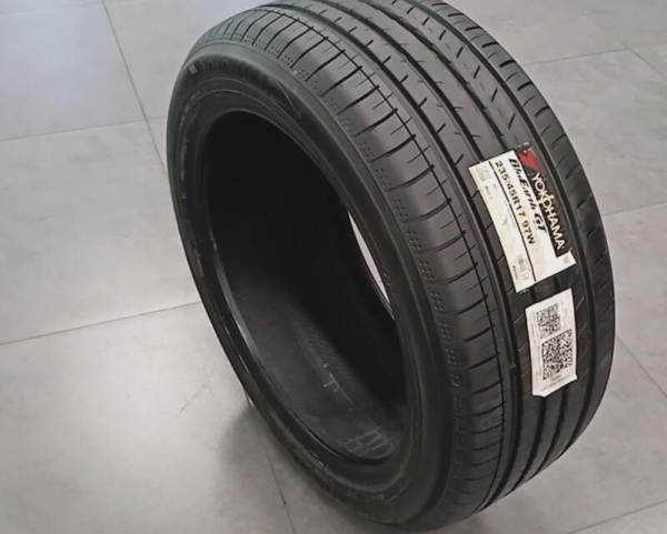 Yokohama BluEarth-A AE51A 235/45 R17 97W
