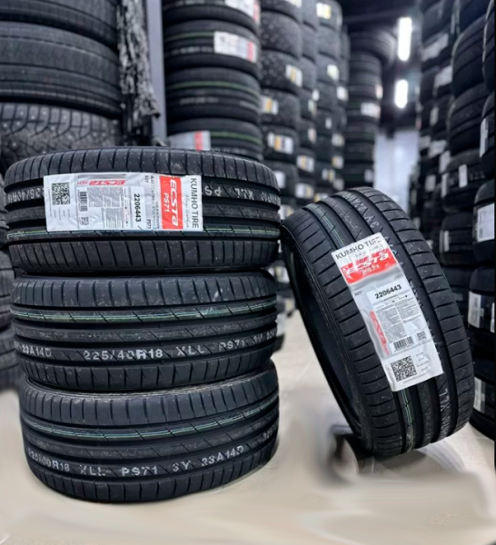 Kumho Ecsta PS71 215/55 R17 94W