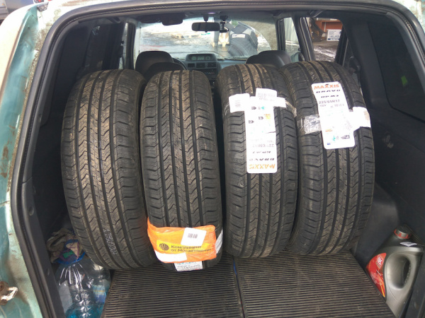 Maxxis Bravo HP-M3 235/55 R17 99V XL