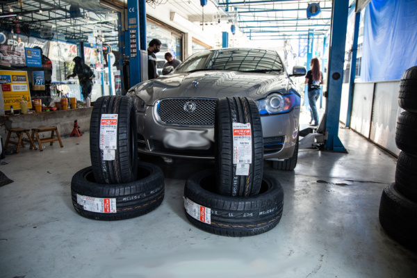 Kumho Ecsta PS31 275/35 R18 99W