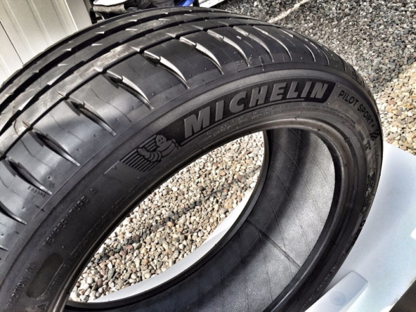 Michelin Pilot Sport 4 S 265/35 R21 101Y XL