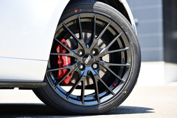 Yokohama Advan dB V552 215/55 R17 94W