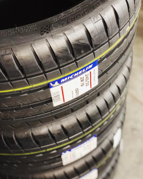 Michelin Pilot Sport 4 S 255/30 R20 92Y Michelin Pilot Sport 4 S 255/30 R20 92Y
