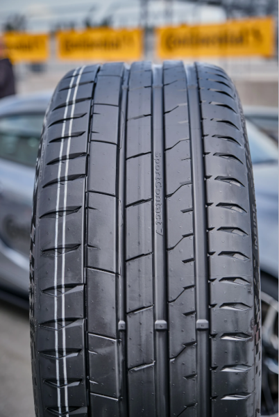 Continental SportContact 7 265/35 R20 99Y XL